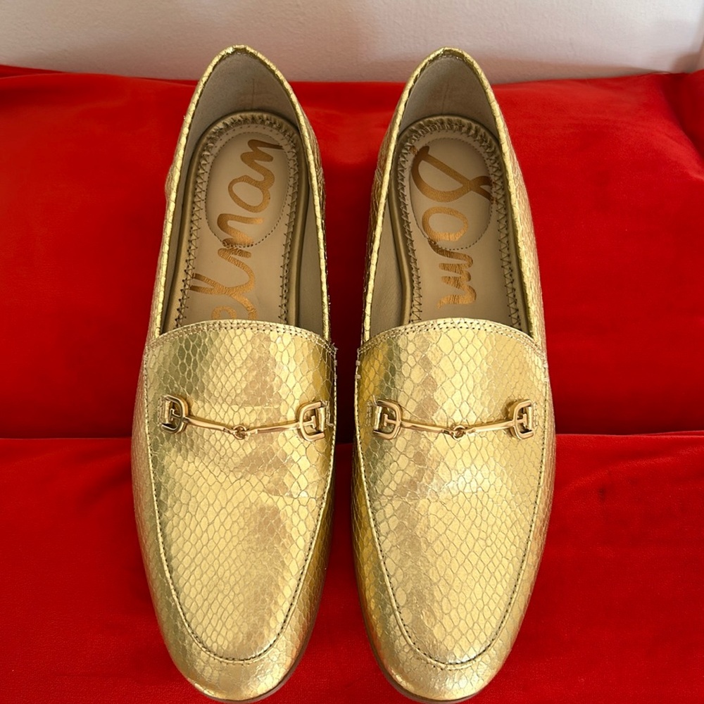 Sam Edelman Gold loafers 🎁🎄🍾🪩🎊